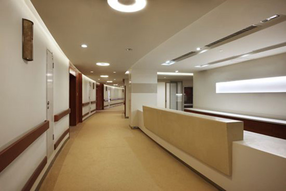 采用黄瓜视频APP免费下载防火板裝修的香港大學深圳醫院廊道